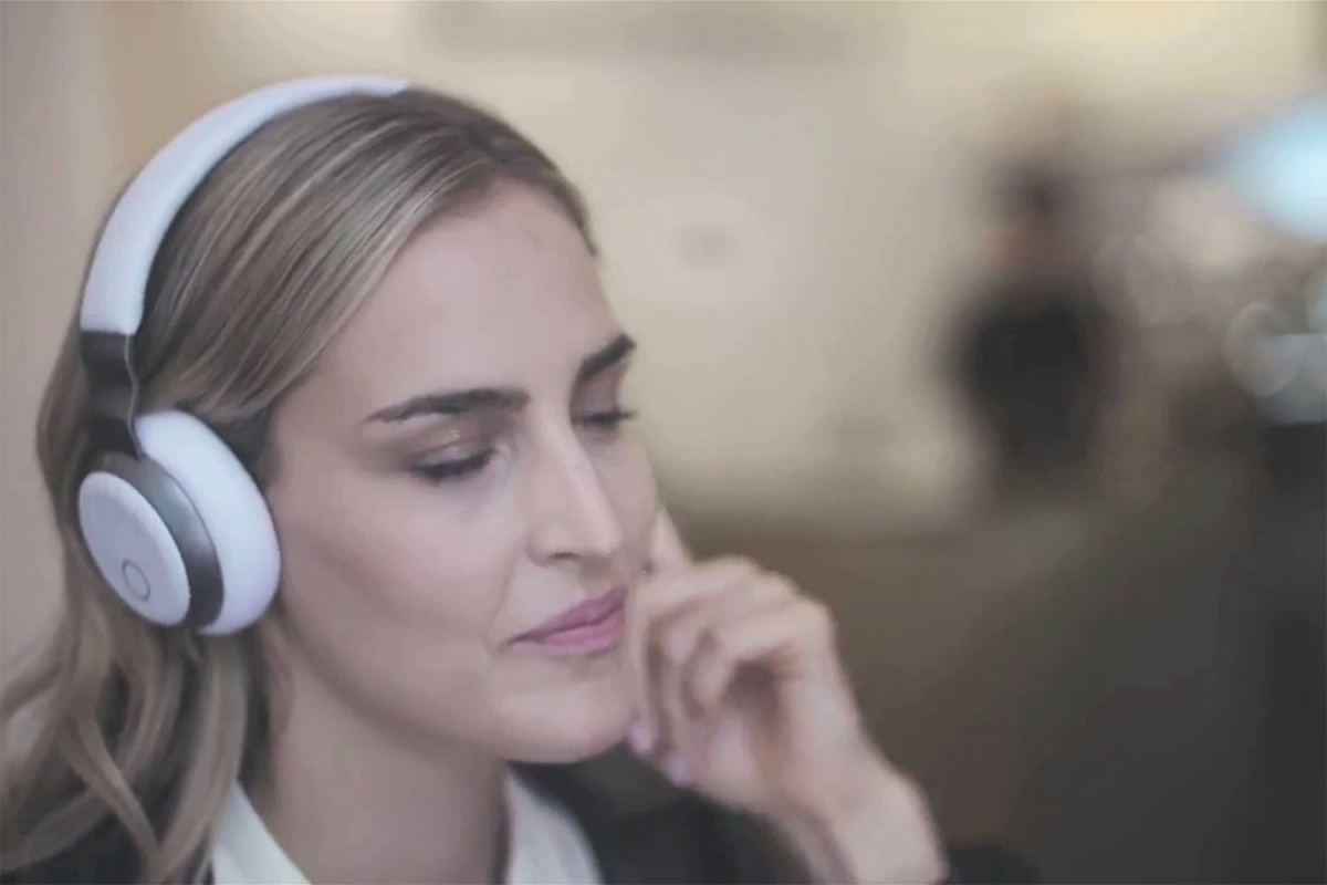 Discover New Music Using Aivvy’s Smart Headphones