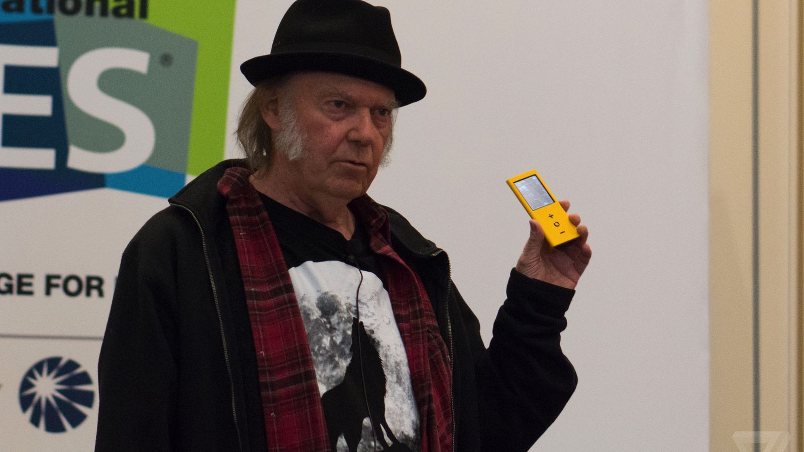Neil Young clinging to sinking ship Pono and branching into hi-res music streaming