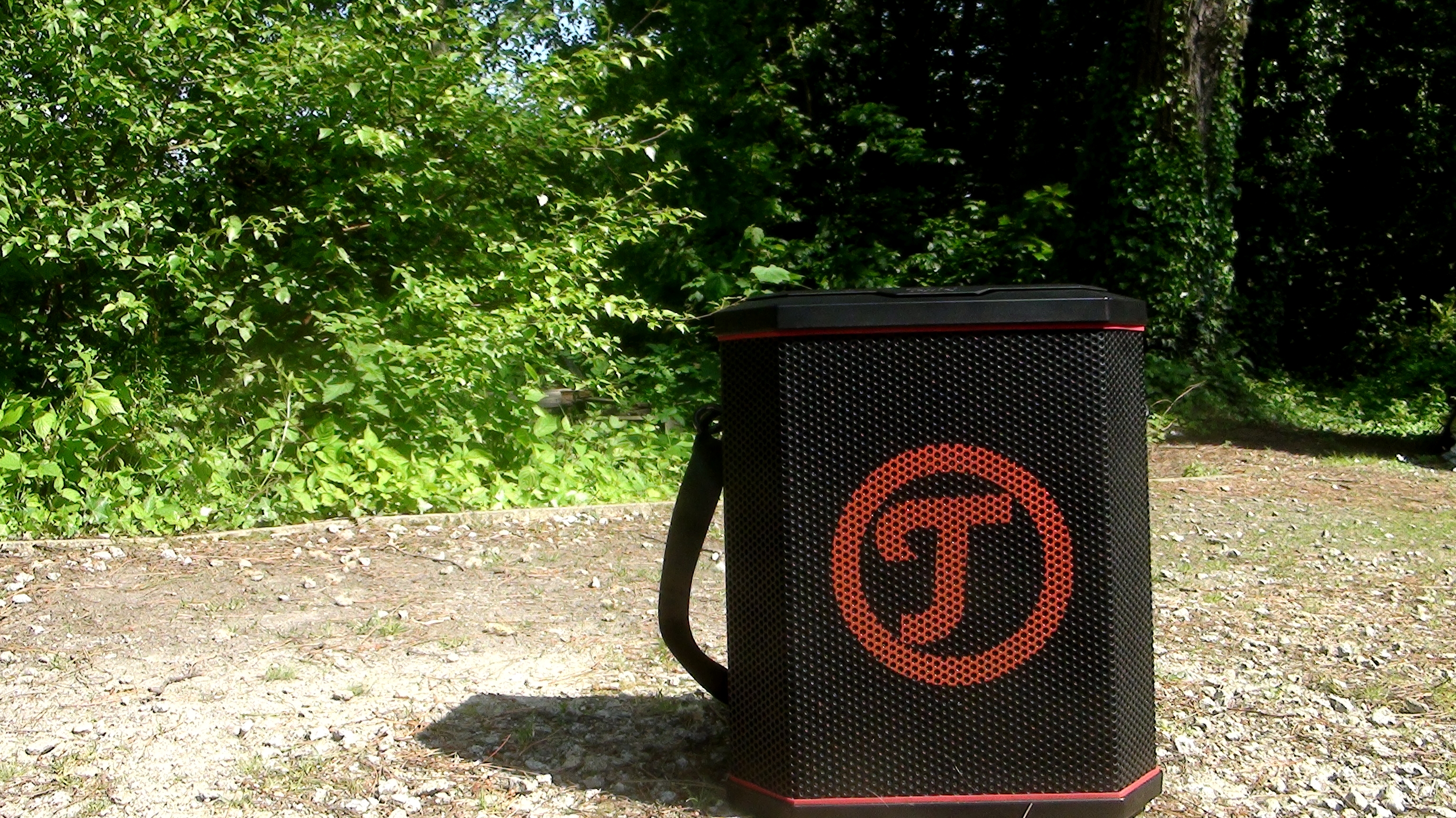 Teufel’s incredibly powerful Rockster Air portable speaker (Review)