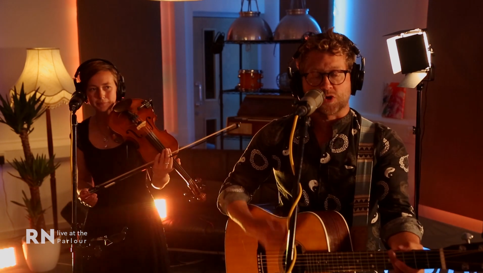 Whiskey in the Jar gets breathed beautiful new life in this live cover(video)