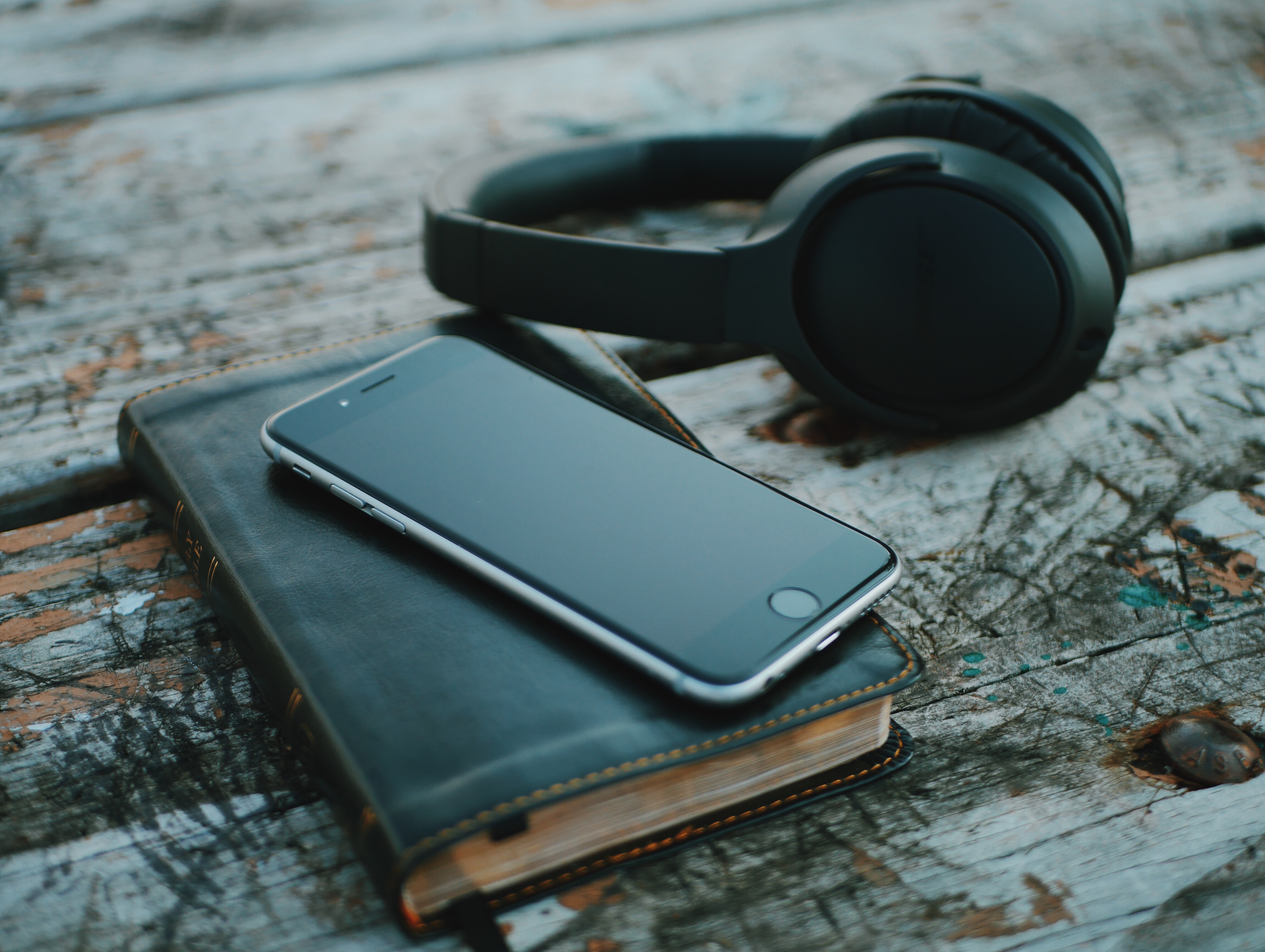 Tencent Music buys audiobook platform Lazy Audio