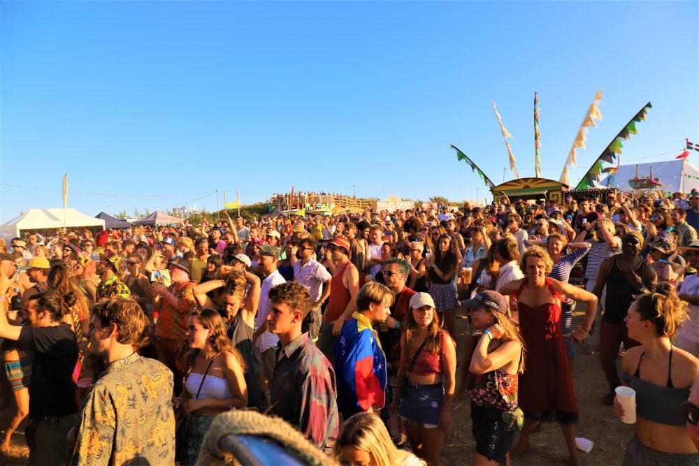 How to play at a music festival - RouteNote Blog