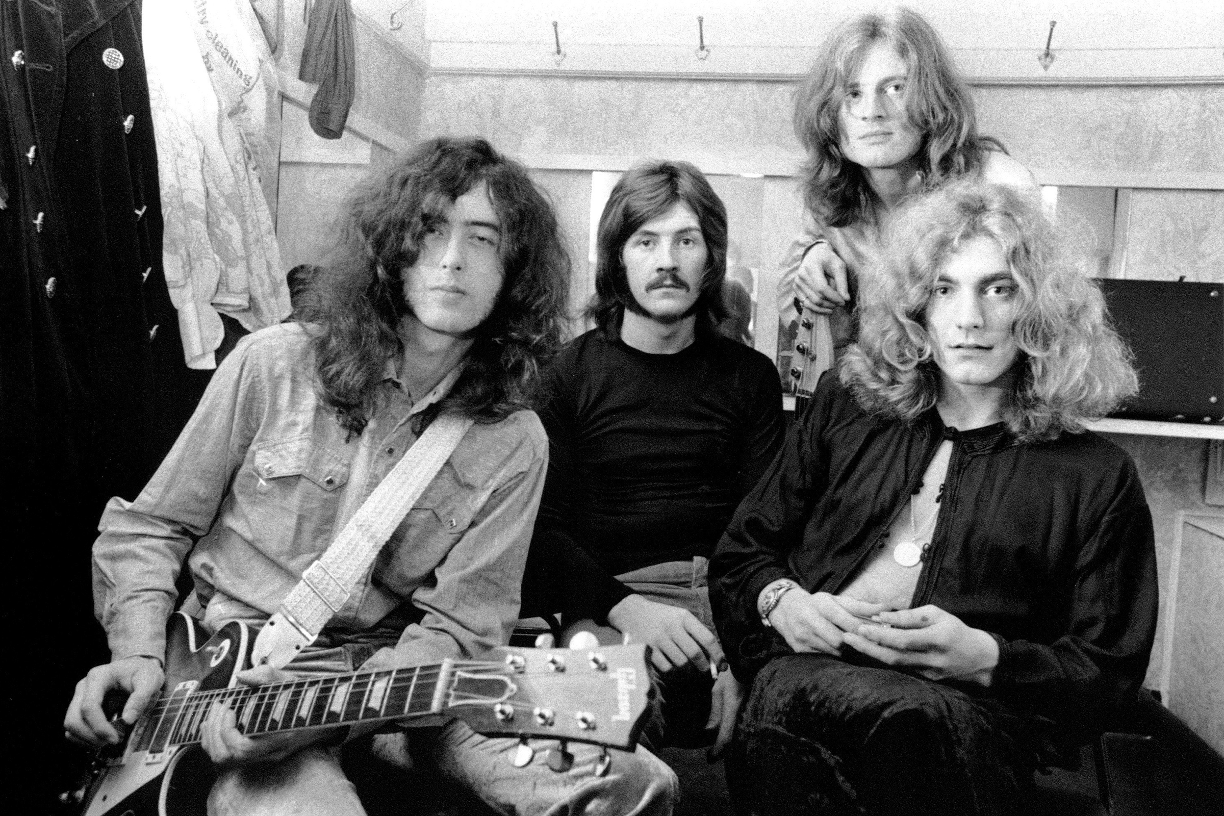 Led Zeppelins ‘Whole Lotta Love’ voted greatest guitar riff of all time