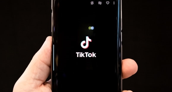 TikTok beats Snapchat and Twitter becoming third most popular social network