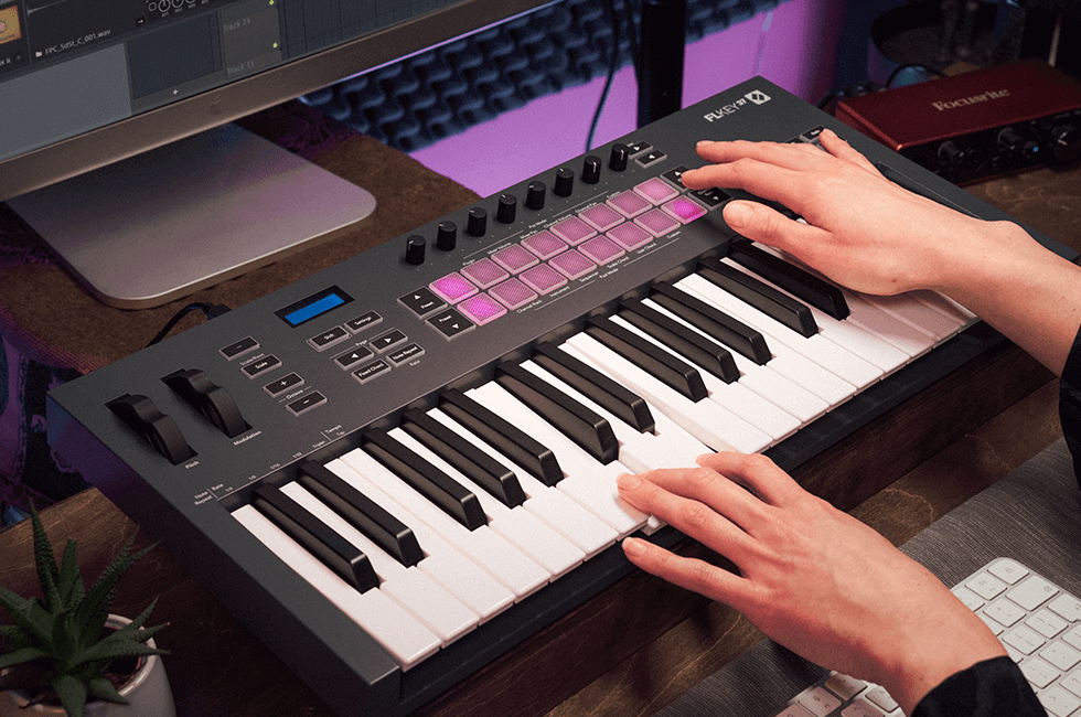 FLkey 37 features 37 full-size keys that stretch across 3 octaves and is "the perfect balance of key range and footprint for any bedroom studio". Additionally, FLkey 37 has an onboard screen, extra modes like Chord Modes, FL Studio transport control for access to DAW functions in an instant, Channel rack control, Fixed Chord mode, and dual Chord modes too