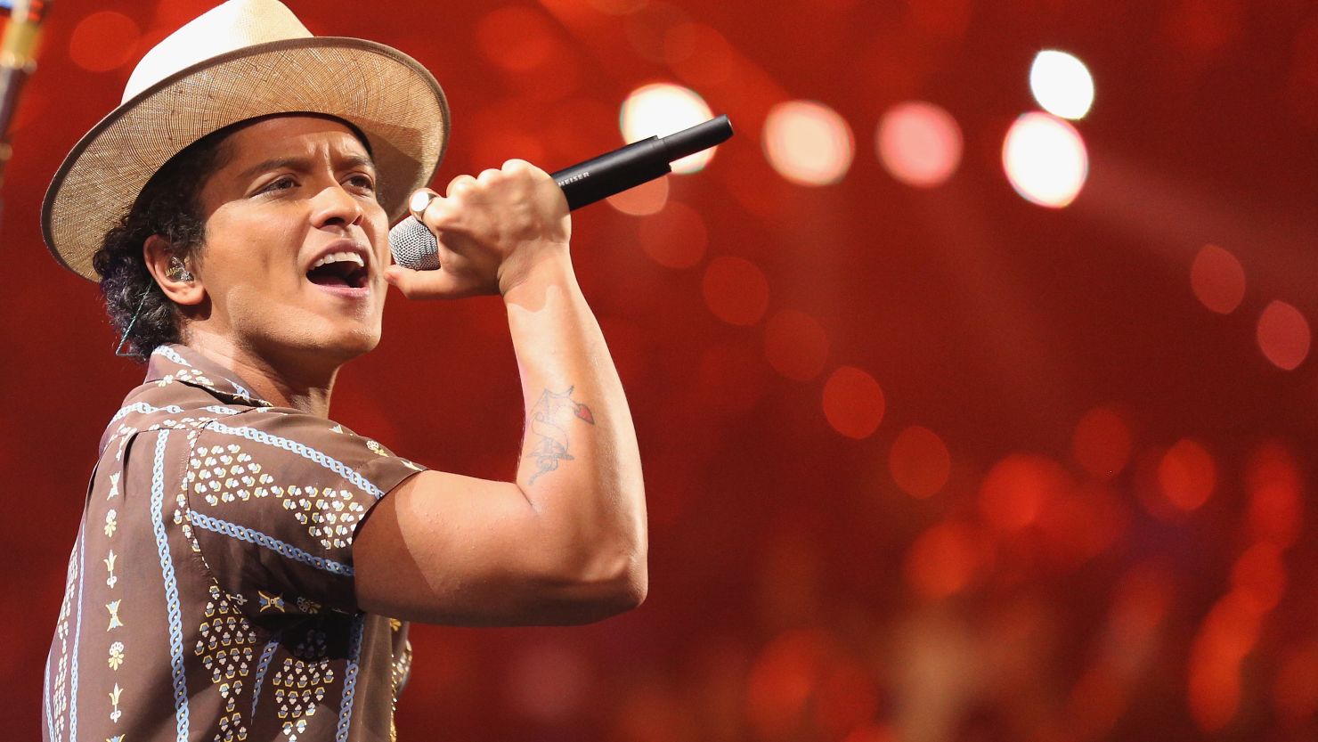 Bruno Mars breaks Roblox concert record