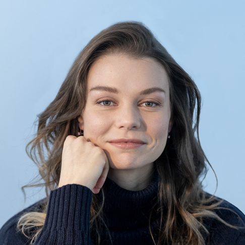 Mathilde Duval-Laplante captures the magic of first attraction on new single “Parfum”