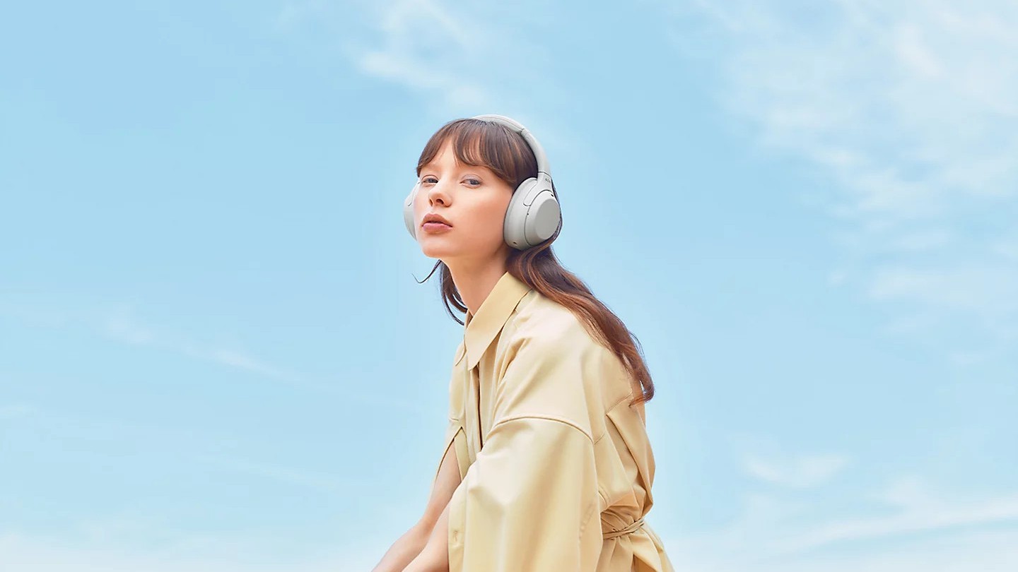Sony WH-1000XM4C headphones bring back a classic design with a modern update