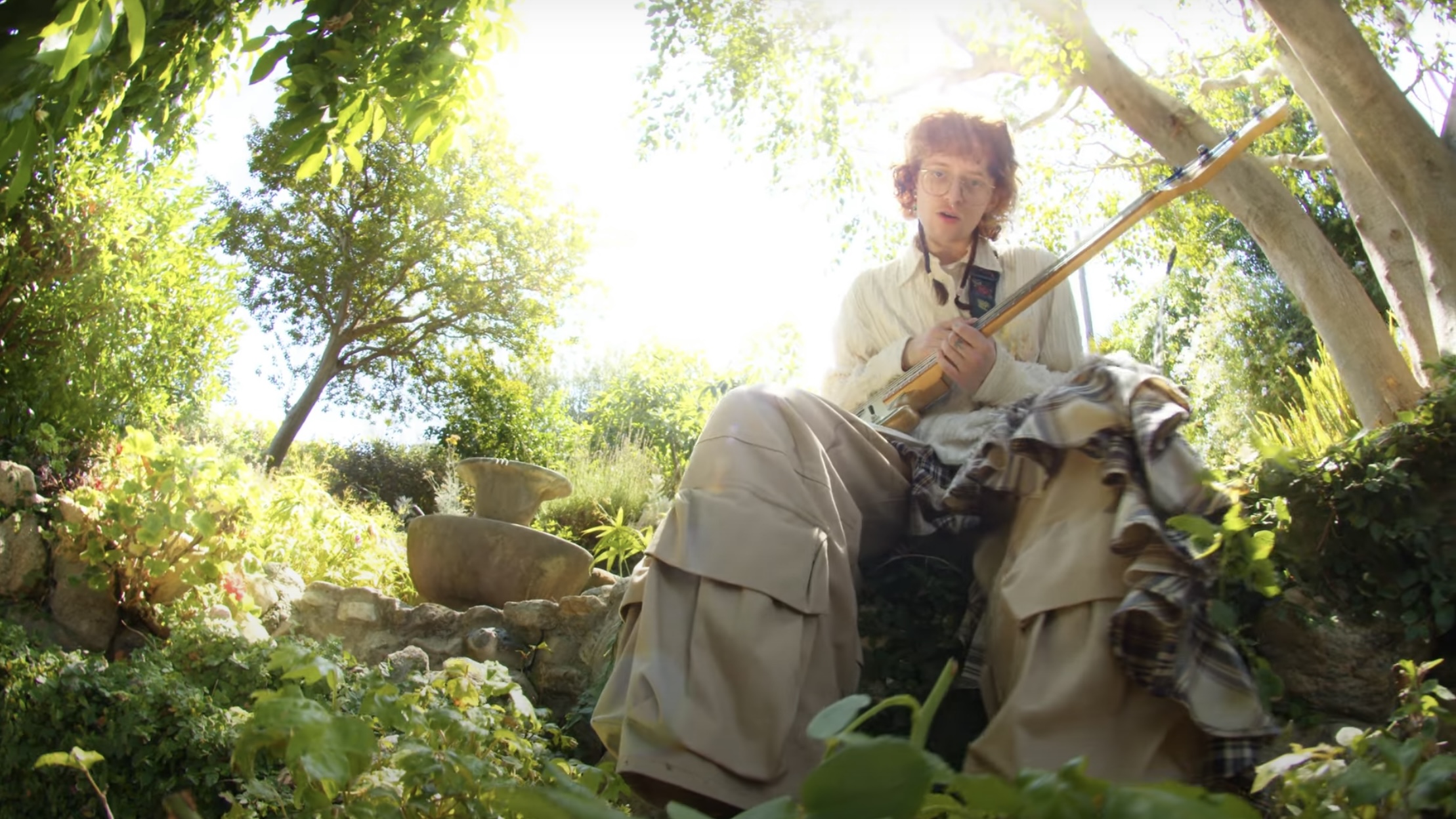 Cavetown – Baby Spoon: A Heartfelt Meditation on Vulnerability and Self-Acceptance