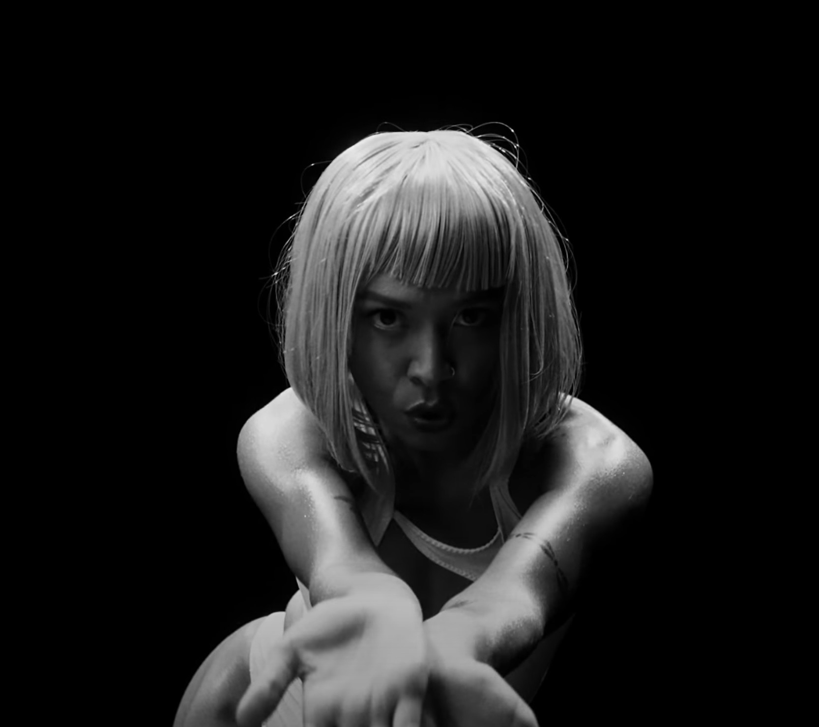 Pola & Bryson featuring IYAMAH – Too Shy: A Fusion of Liquid Drum & Bass and Soulful Vocal Expression