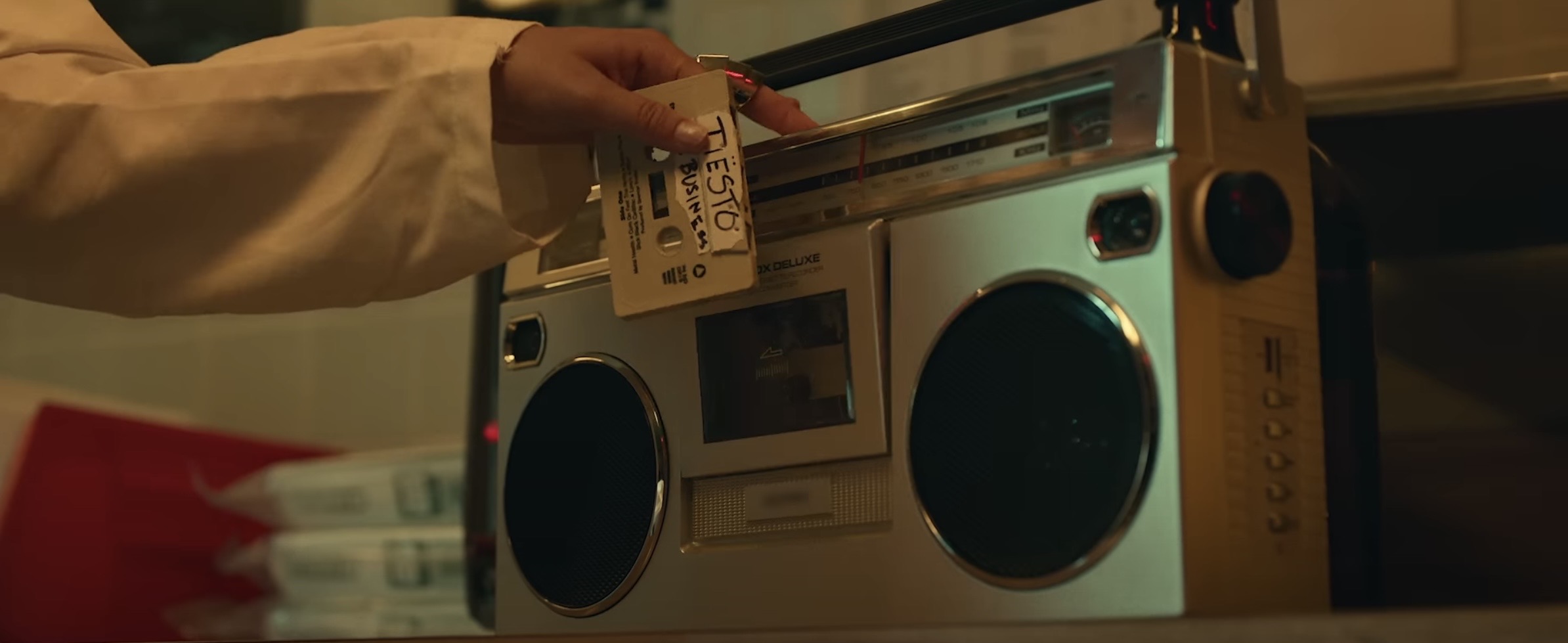 Tiësto – The Business: A Masterclass in Restraint and Atmosphere