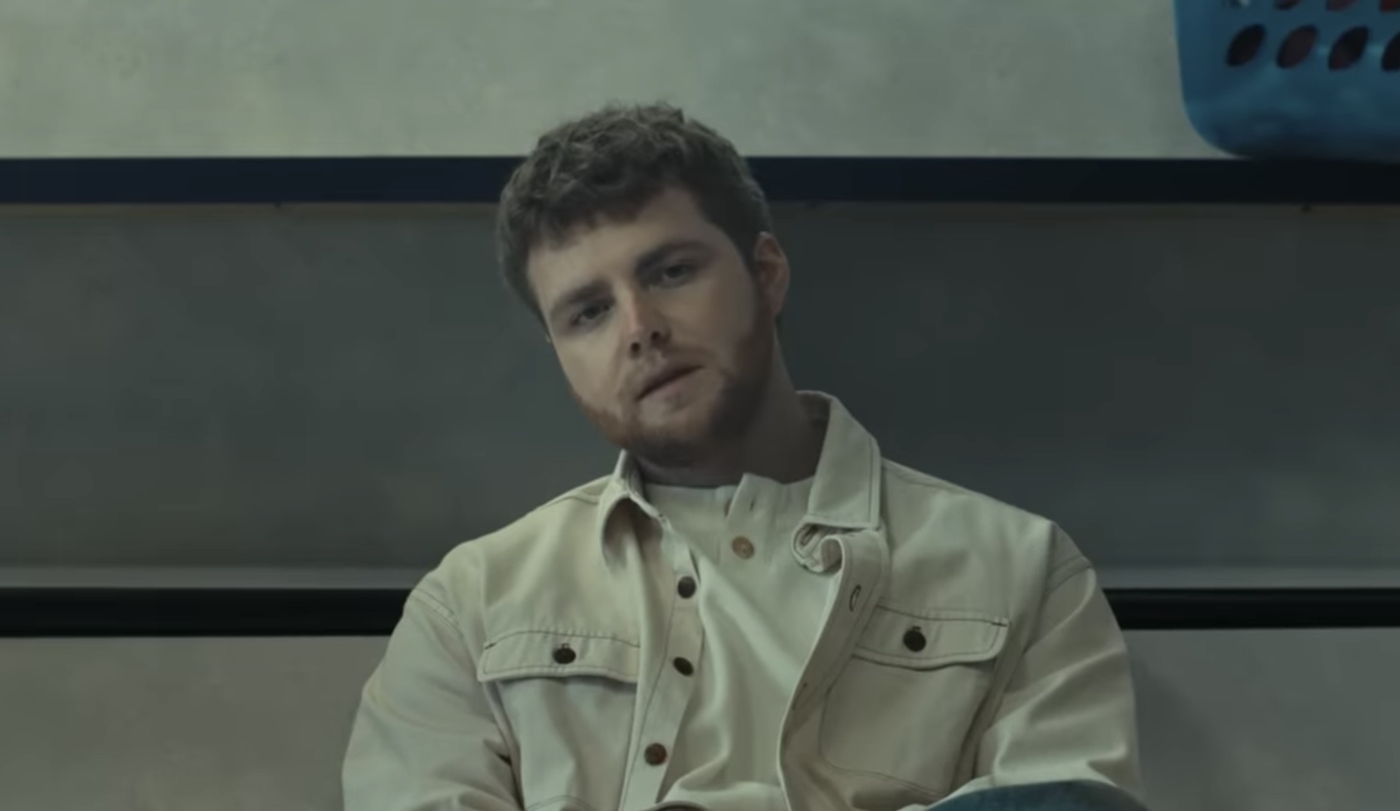 Alex Warren – Ordinary: A Beautifully Vulnerable and Introspective Ballad