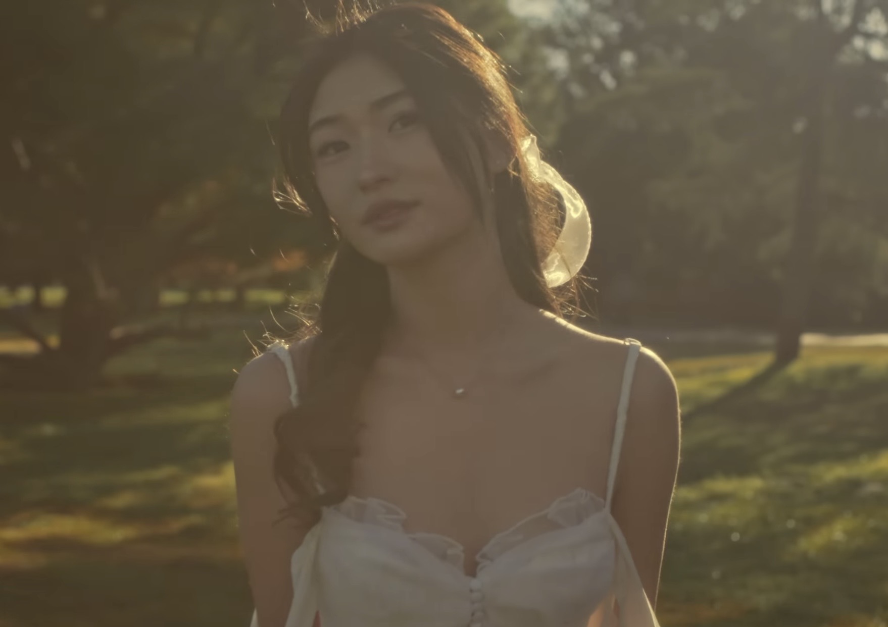 yung kai – blue: An Emotionally Intimate Track