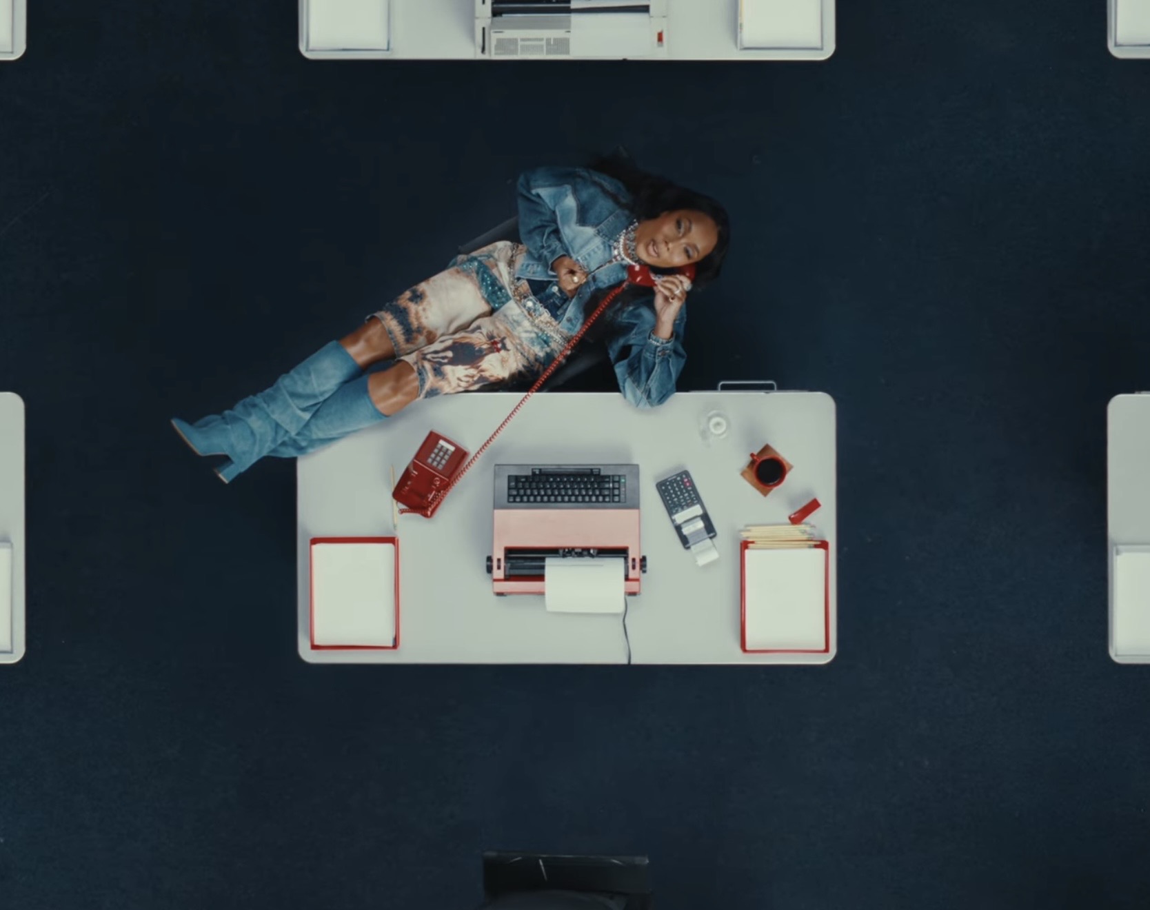 India Shawn – Gone: Soul-Inflected Alt-R&B Track 