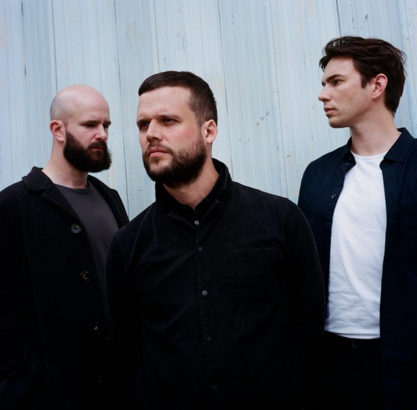 White Lies – Juice – Review: A Dark, Anthemic Highlight from Night Light