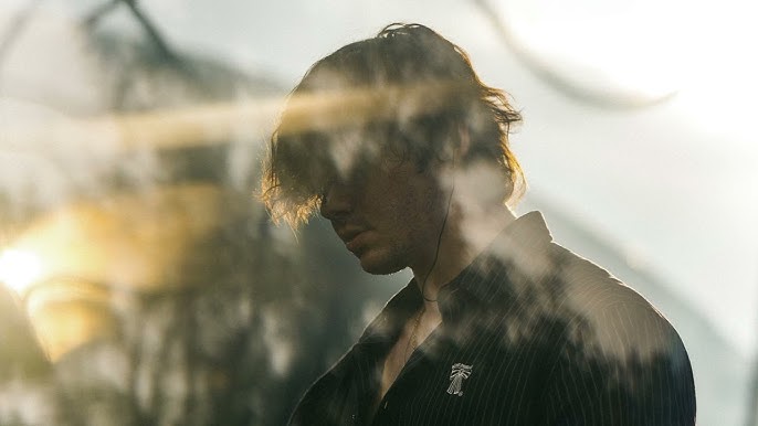 Avicii – Silhouettes (Petit Biscuit Edit) Review – A Dreamy Electronic Tribute Reimagines a Progressive House Classic