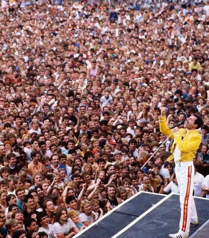 30 Songs Everyone Knows Within the First Five Seconds