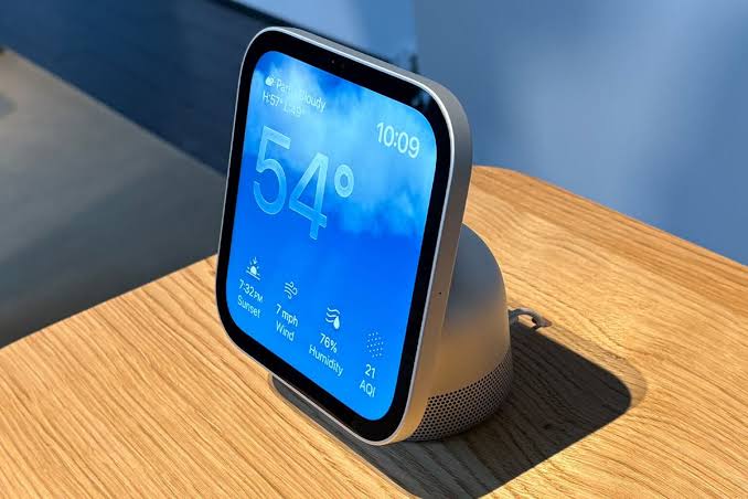 Can You Connect Bluetooth Headphones or Speakers to Apple HomeView?