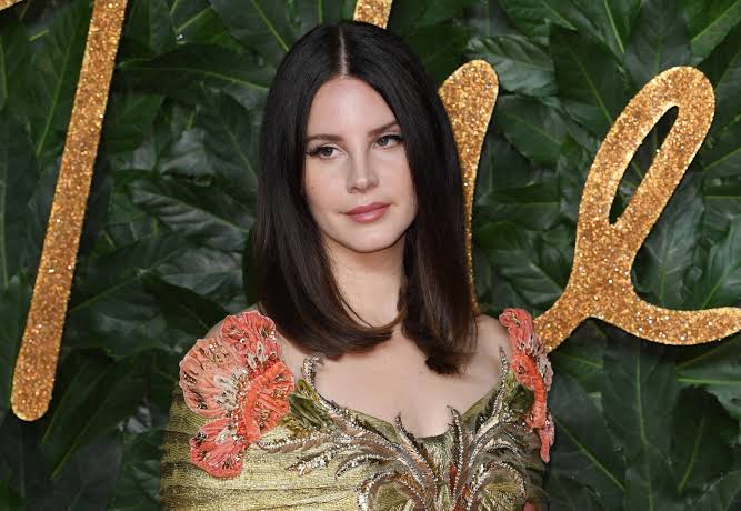 Who Originally Sang “Season of the Witch”? Before Lana Del Rey